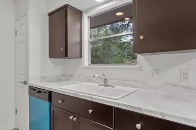 703 Huntingdon Place, Austin, TX 78745 - Photo 9