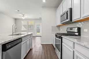 105 Tucana St, Georgetown, TX 78628 - Photo 7