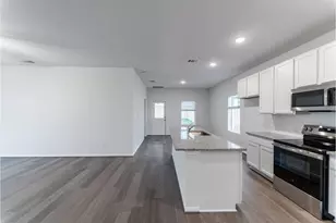 740 Barbary Coast Ln, Jarrell, TX 76537 - Photo 3