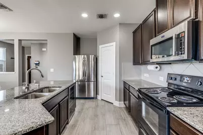 6817 Horseshoe Pond Drive, Del Valle, TX 78617 - Photo 11