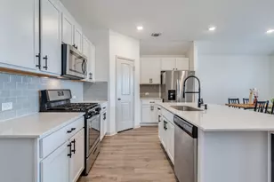 206 Ft Clark Spgs Dr, Hutto, TX 78634 - Photo 9