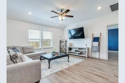 206 Fort Clark Springs Drive, Hutto, TX 78634 - Photo 15