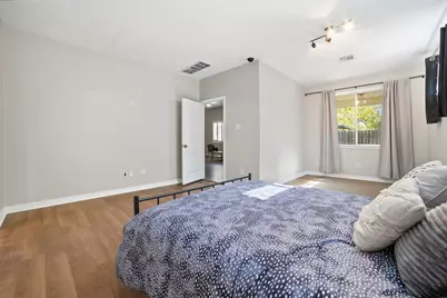 409 E Austin Avenue, Round Rock, TX 78664 - Photo 17