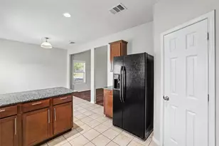 400 Falcon Ln, Leander, TX 78641 - Photo 11