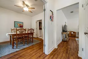 201 E 35th St, Austin, TX 78705 - Photo 11