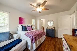 201 E 35th St, Austin, TX 78705 - Photo 17
