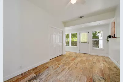 611 N Adams Street, Fredericksburg, TX 78624 - Photo 17