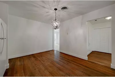 611 N Adams Street, Fredericksburg, TX 78624 - Photo 13