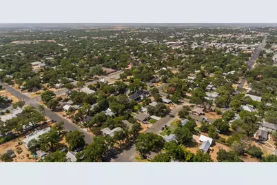 611 N Adams Street, Fredericksburg, TX 78624 - Photo 31