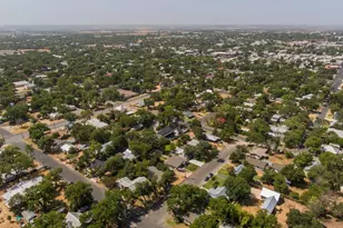 611 N Adams St, Fredericksburg, TX 78624 - Photo 31