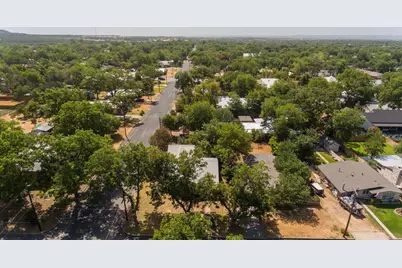 611 N Adams Street, Fredericksburg, TX 78624 - Photo 29
