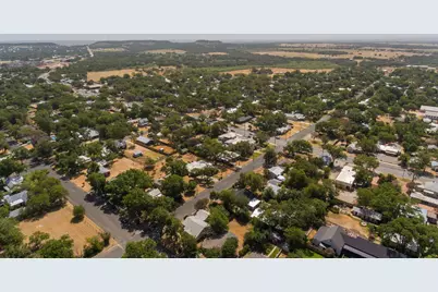 611 N Adams Street, Fredericksburg, TX 78624 - Photo 35