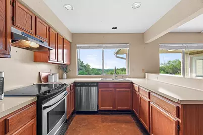 102 Rocky Creek Road, Dripping Springs, TX 78620 - Photo 15