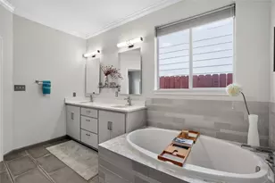 2713 Kinney Oaks Ct, Austin, TX 78704 - Photo 11