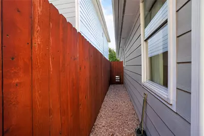 2713 Kinney Oaks Court, Austin, TX 78704 - Photo 23