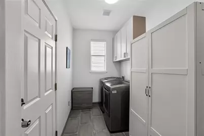 2713 Kinney Oaks Court, Austin, TX 78704 - Photo 17