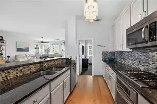 2713 Kinney Oaks Ct, Austin, TX 78704 - Photo 3