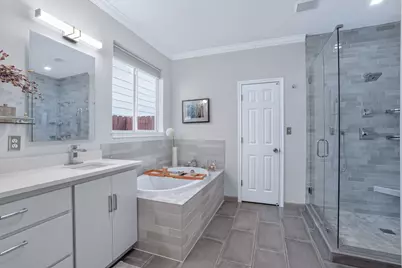 2713 Kinney Oaks Court, Austin, TX 78704 - Photo 9
