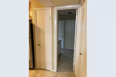 806 W 24th Street #308, Austin, TX 78705 - Photo 15