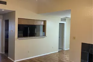 806 W 24th St, Austin, TX 78705 - Photo 3