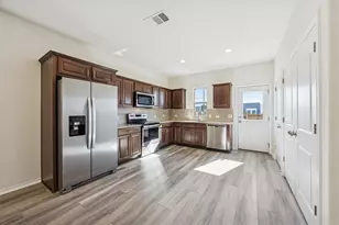 6401 Graymont Dr, Austin, TX 78754 - Photo 3