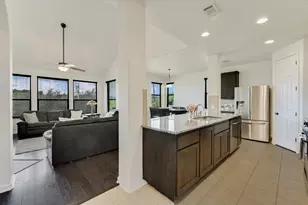 128 W Adelanta Pl, Round Rock, TX 78681 - Photo 7