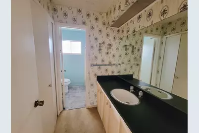 6605 Highpoint Drive, Austin, TX 78723 - Photo 9