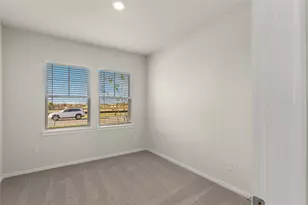 25528 Flora Bella Ln, Elgin, TX 78621 - Photo 5