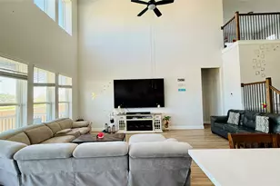 1304 Snowdrop Dr, Georgetown, TX 78628 - Photo 11