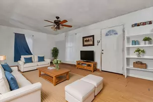 149 Wayside Dr, Elgin, TX 78621 - Photo 3