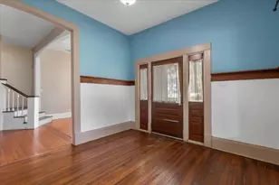 710 Gresham St, Smithville, TX 78957 - Photo 5