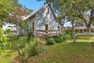 710 Gresham St, Smithville, TX 78957 - Photo 29