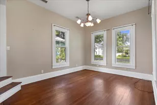 710 Gresham St, Smithville, TX 78957 - Photo 7