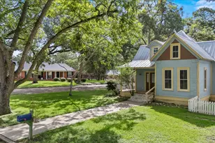 710 Gresham St, Smithville, TX 78957 - Photo 37