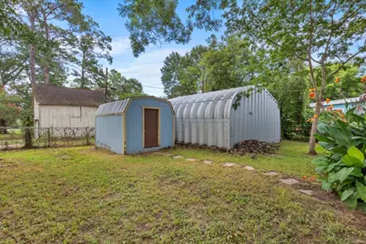 710 Gresham Street, Smithville, TX 78957 - Photo 33