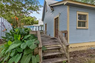 710 Gresham St, Smithville, TX 78957 - Photo 27