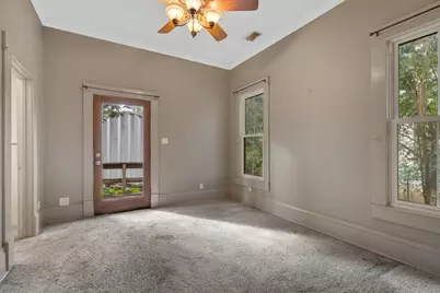 710 Gresham Street, Smithville, TX 78957 - Photo 17