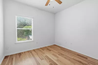 2720 Oak Springs Drive, Austin, TX 78702 - Photo 17