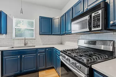 2720 Oak Springs Drive, Austin, TX 78702 - Photo 9