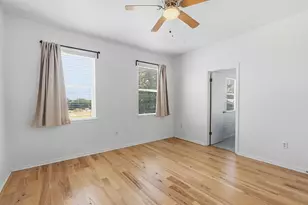 2720 Oak Springs Dr, Austin, TX 78702 - Photo 15