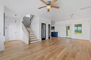 2720 Oak Springs Dr, Austin, TX 78702 - Photo 3