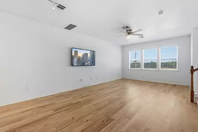 2720 Oak Springs Drive, Austin, TX 78702 - Photo 7