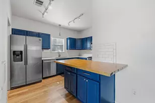 2720 Oak Springs Dr, Austin, TX 78702 - Photo 9
