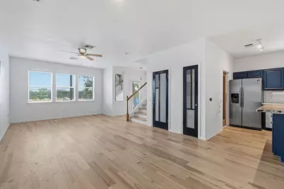 2720 Oak Springs Drive, Austin, TX 78702 - Photo 5