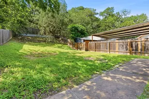 2720 Oak Springs Dr, Austin, TX 78702 - Photo 23