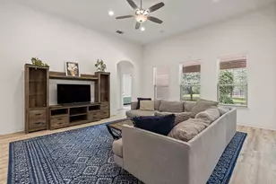 121 W Pauwela Ln, Bastrop, TX 78602 - Photo 11