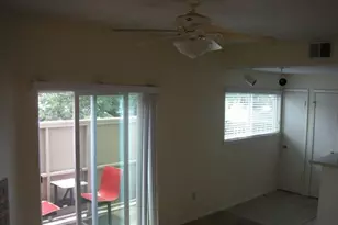 114 E 31st St, Austin, TX 78705 - Photo 3