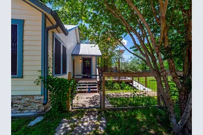 209 Lockhart Street, Martindale, TX 78655 - Photo 33