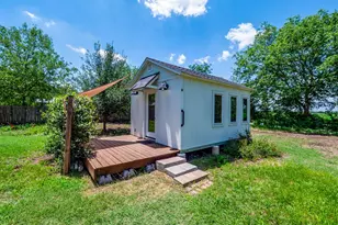209 Lockhart St, Martindale, TX 78655 - Photo 37