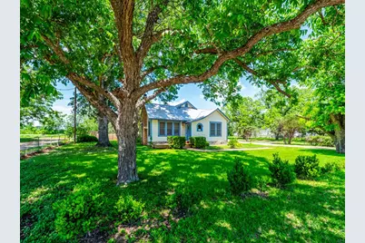 209 Lockhart Street, Martindale, TX 78655 - Photo 3